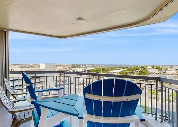 Fountainhead Towers 601 - Steps To The Beach - Oceanfront Condo With Pool Balconies & Ac