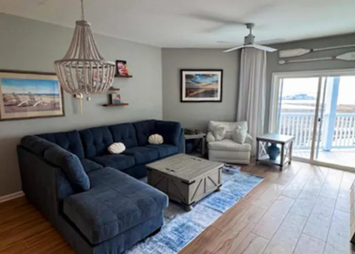 Stunning Waterfront Condo With Bay Views Outdoor Pool And Private Balcony