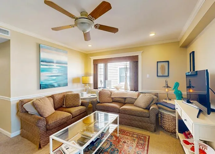 Sunny Condo With Balconies Full Kitchen Ac & Wifi & Just Steps To The Beach