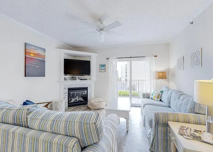 Newly Updated Condo Steps From The Beach With Balcony Shared Rooftop Pool