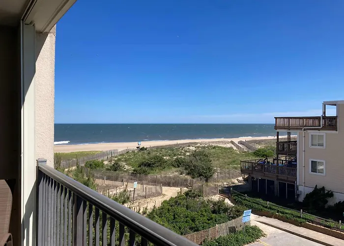 Coastal-Themed Beach Condo With Great Beach Views Private Balcony Shared Pool