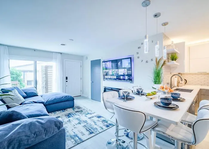 Luxury Ocean City Condo, Walk To Beach, Outdoor Pool, Tennis, Pickleball