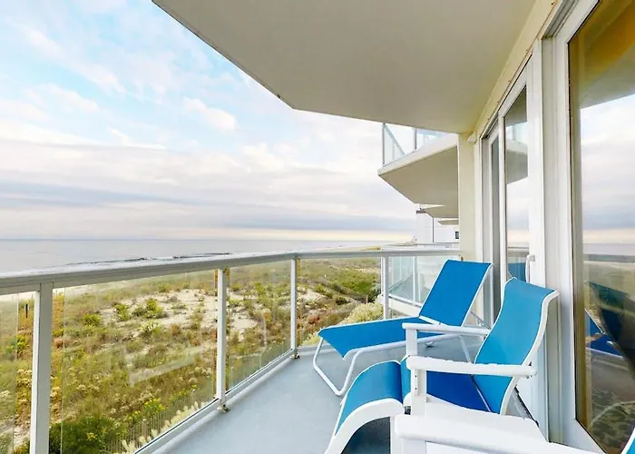 Spacious Oceanfront Condo With 2 Balconies Wifi Central Ac & Shared Pool