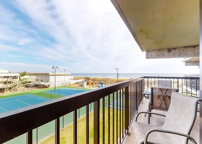 Convenient & Breezy Condo With Balcony Pools Tennis Sauna & Gym