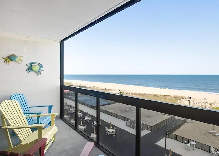 Splendid Beachfront Condo With Balcony Views Pool Gym Tennis Ac & Sauna