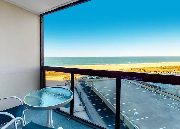 Modern Beach Retreat With Balcony Views Pools Gym & Tennis