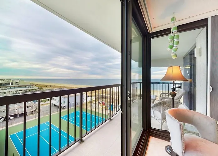 Ocean-View Condo With Balcony Pools Tennis Gym & Saunas
