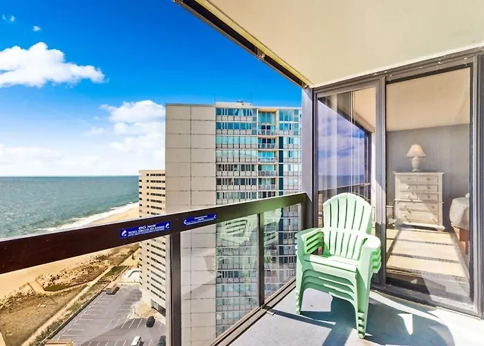 Cozy Beachfront Condo With Balcony Views Pools & Game Room