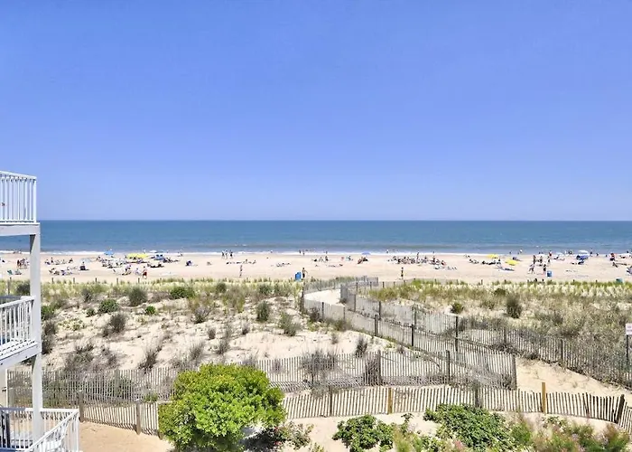 Oceanfront Happy House Duplex With Ocean View Wifi Washer & Dryer & Direct Beach Access
