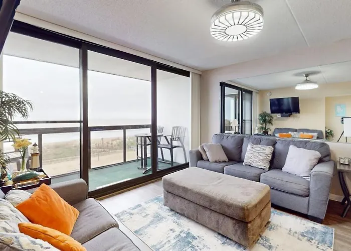 Adorable Beachfront Condo With Balcony Incredible Views Pools & Game Room