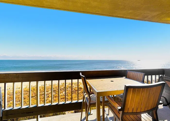 Wonderful Condo Located Right On The Beach With Shared Pool & Sauna Free Wifi