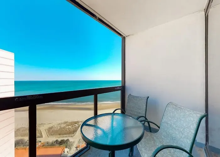 Enjoy Ocean & Bay Views From This 15Th-Floor Condo With Pools