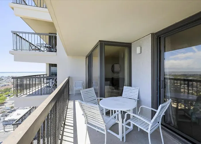 Sunny Coastal Condo With Balcony Pools Gym Central Ac & Tennis