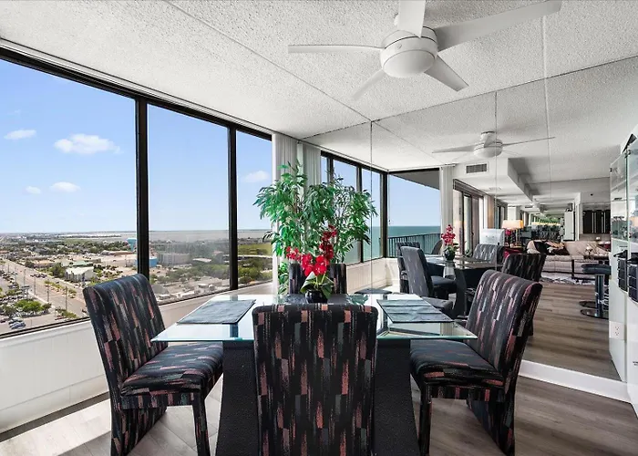 Beautiful 2 Story Side Ocean View 2 Bed Capri Condo