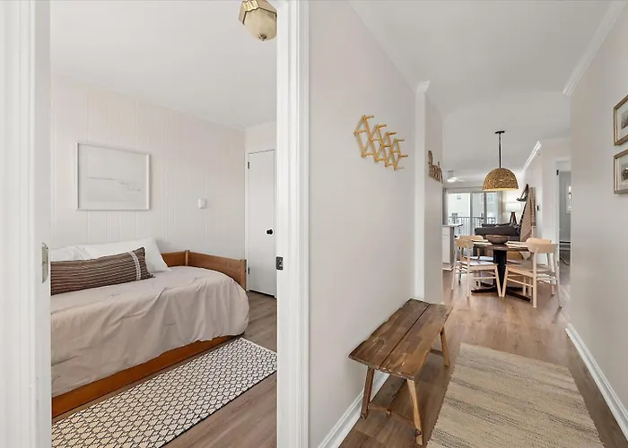 Beautiful 3 Bedroom At Sea Breeze!
