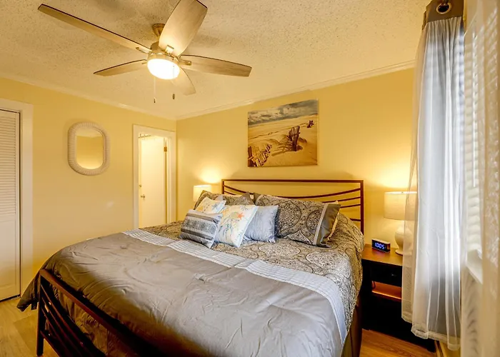 Unwind Poolside, Walk To Shore! Ocean City Getaway