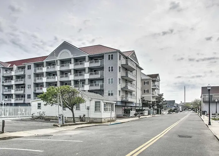 2 Mi To Ocean City Boardwalk: Gem W/ Pool + Marina